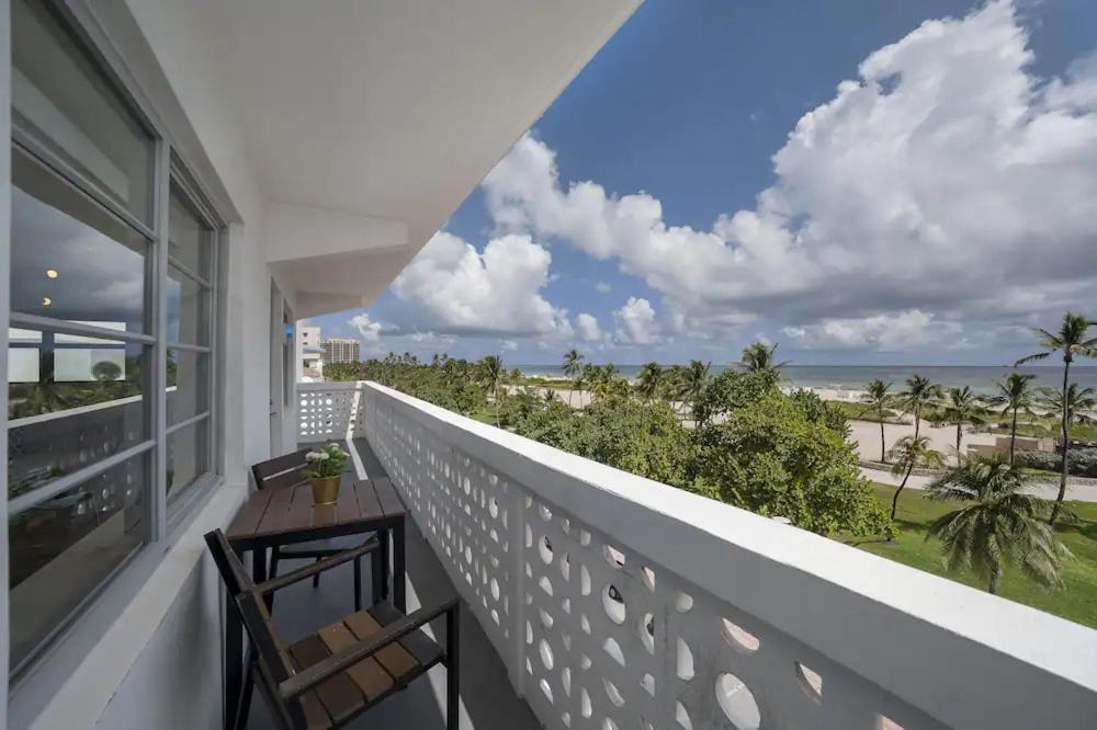 Strand Ocean Drive Suites ไมอามีบีช ภายนอก รูปภาพ