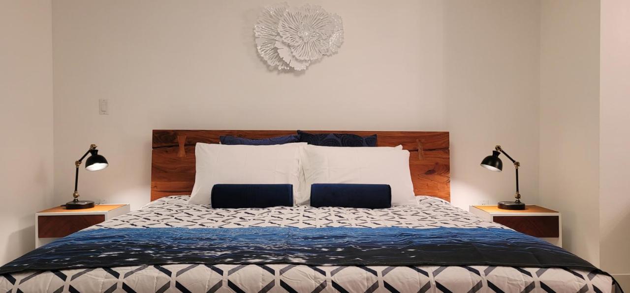Strand Ocean Drive Suites ไมอามีบีช ภายนอก รูปภาพ