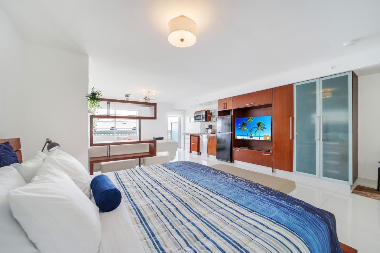 Strand Ocean Drive Suites ไมอามีบีช ภายนอก รูปภาพ