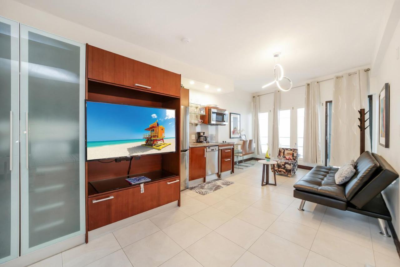 Strand Ocean Drive Suites ไมอามีบีช ภายนอก รูปภาพ