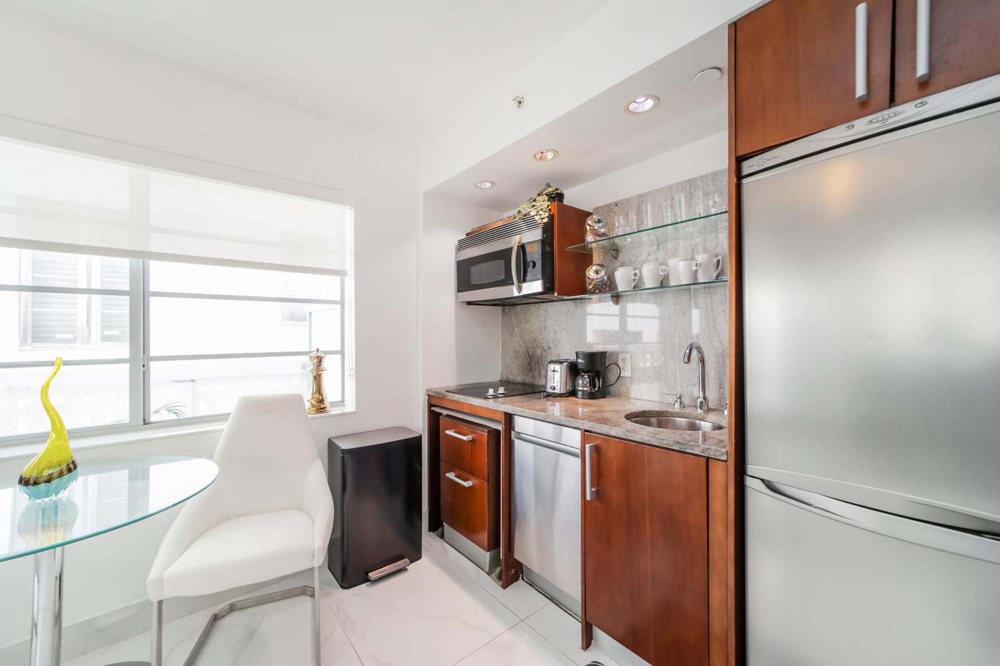 Strand Ocean Drive Suites ไมอามีบีช ห้อง รูปภาพ