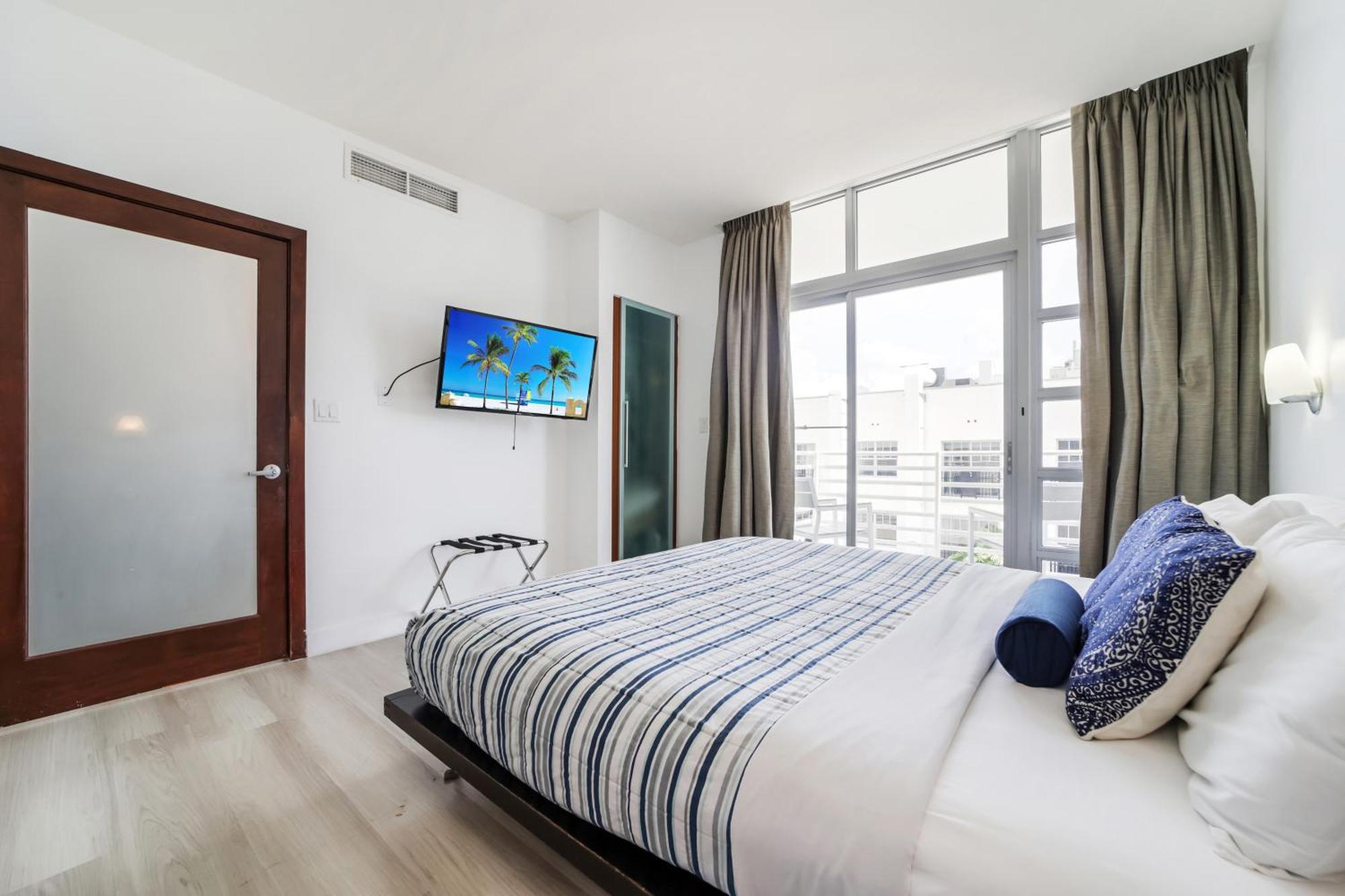 Strand Ocean Drive Suites ไมอามีบีช ห้อง รูปภาพ
