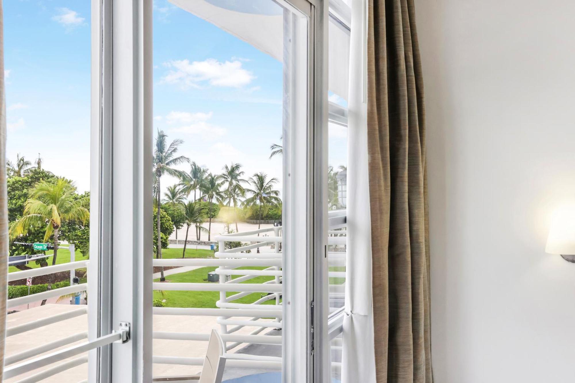 Strand Ocean Drive Suites ไมอามีบีช ห้อง รูปภาพ