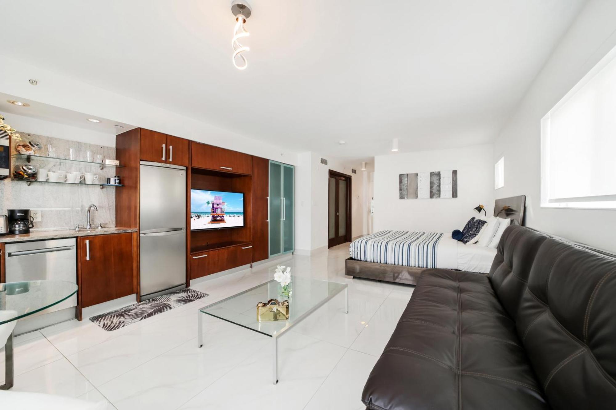 Strand Ocean Drive Suites ไมอามีบีช ห้อง รูปภาพ