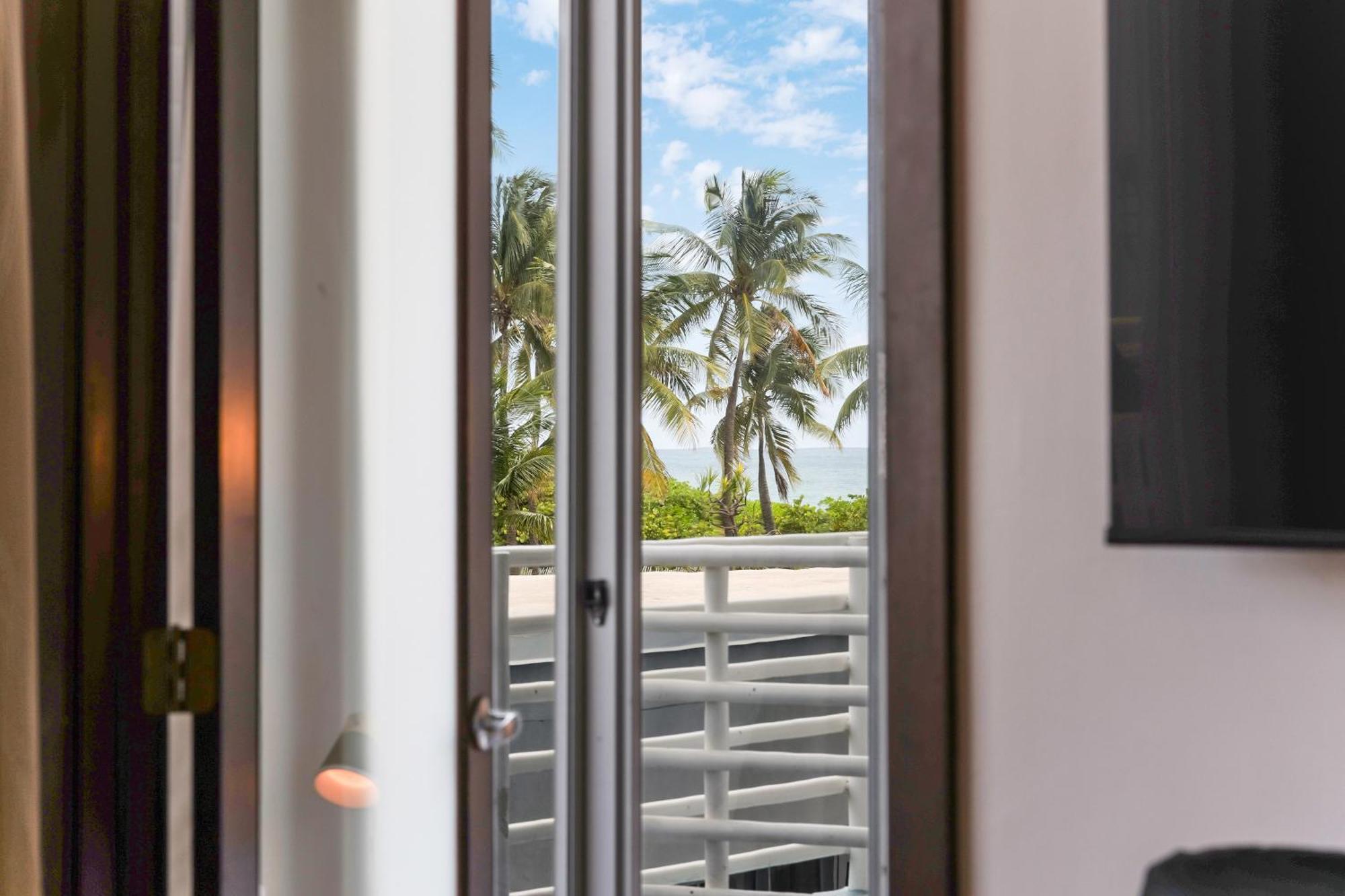 Strand Ocean Drive Suites ไมอามีบีช ห้อง รูปภาพ
