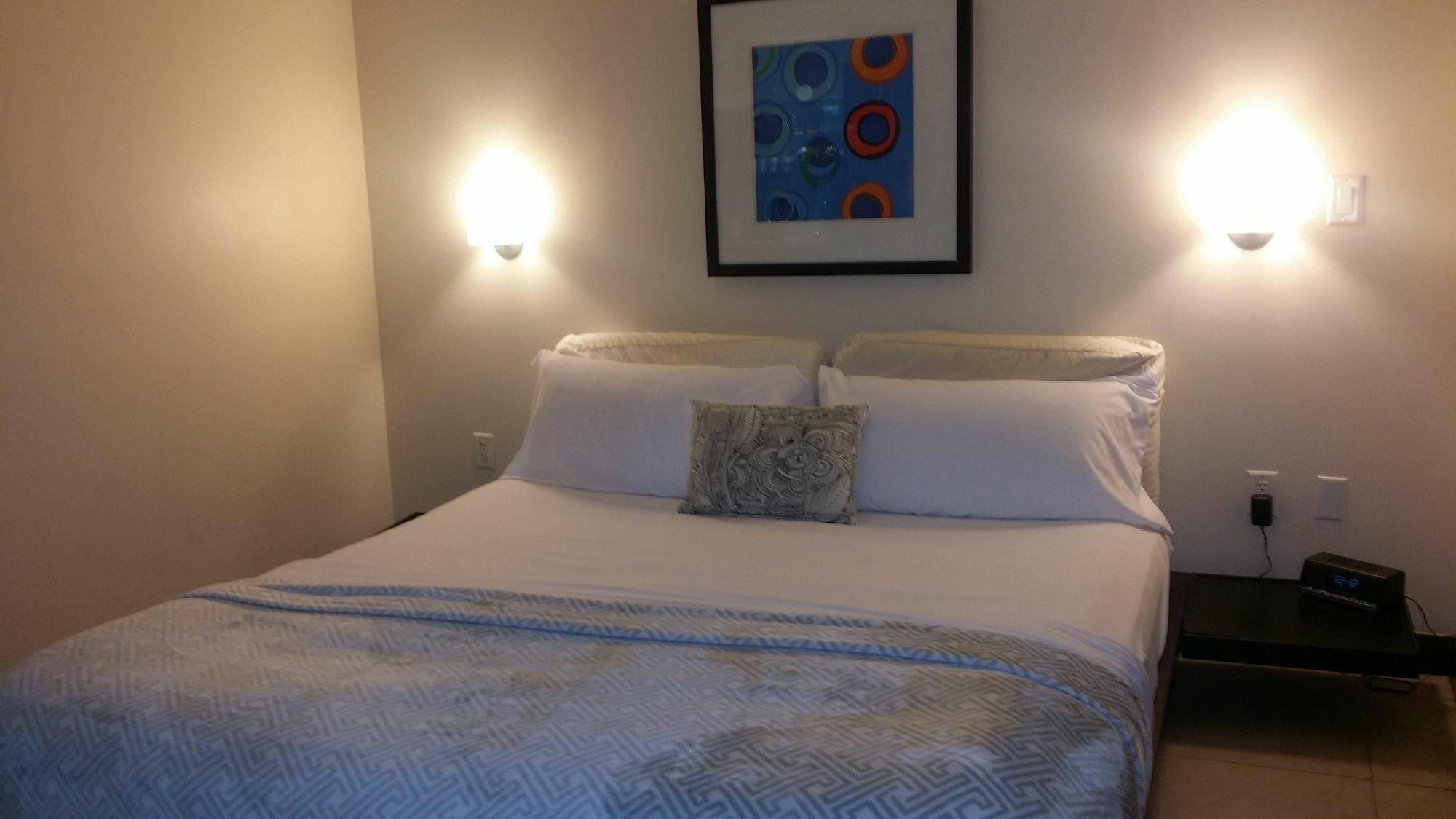 Strand Ocean Drive Suites ไมอามีบีช ภายนอก รูปภาพ